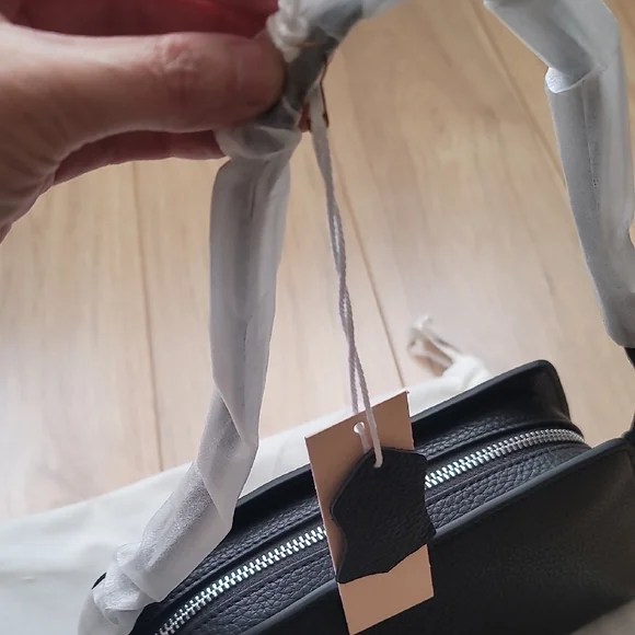 The Horse Clara Shoulder Bag Black - Picture 9 of 12